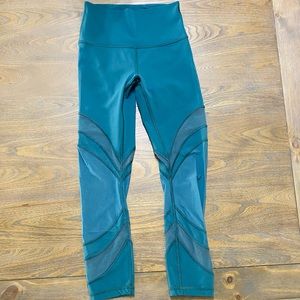 Lululemon Special Edition Crop Leggings- Size 4